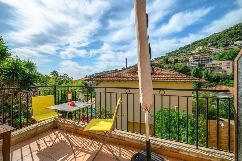 La Villa Julia - Calme - Spacieux - Parking Prive - Climatisation Menton Exterior photo